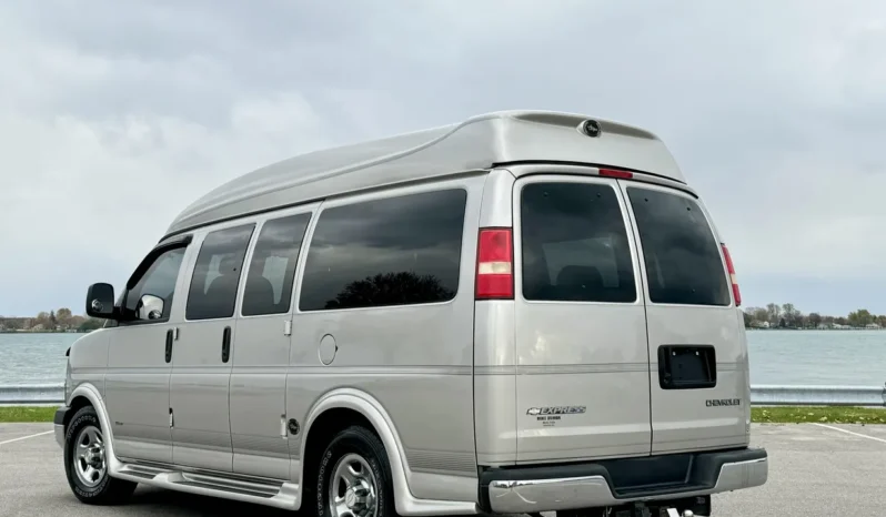 
								2006 Chevrolet Express Southern Comfort Conversion Van full									
