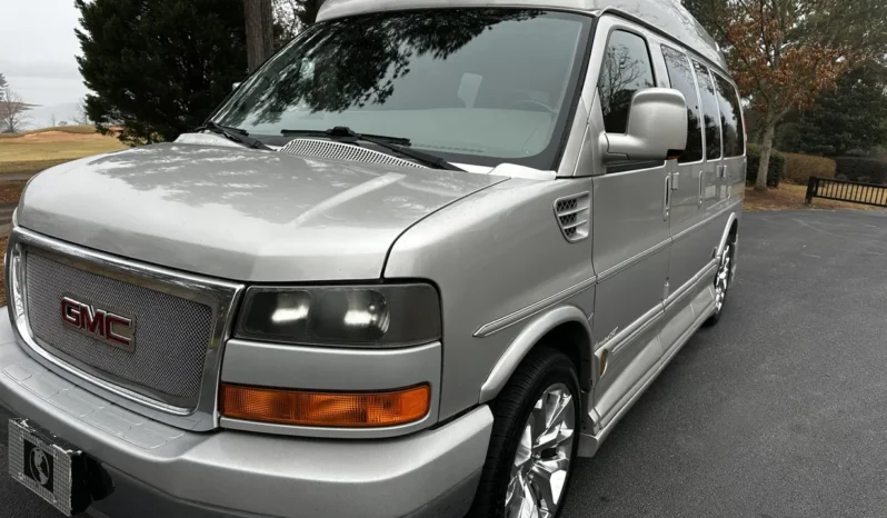 
								2008 GMC Savana 1500 AWD Conversion Van full									