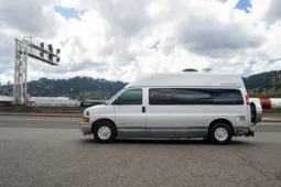 
										2010 Chevrolet Express 3500 Airstream Avenue Class B Coach full									