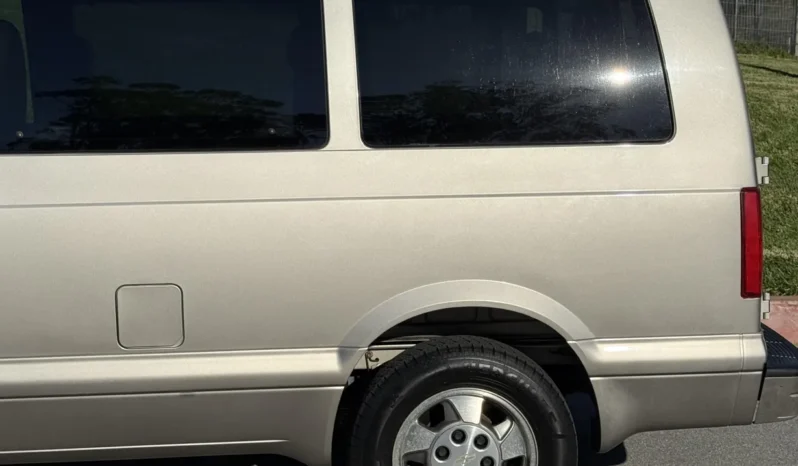 
								2003 Chevrolet Astro AWD full									