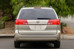 
										2004 Toyota Sienna XLE full									