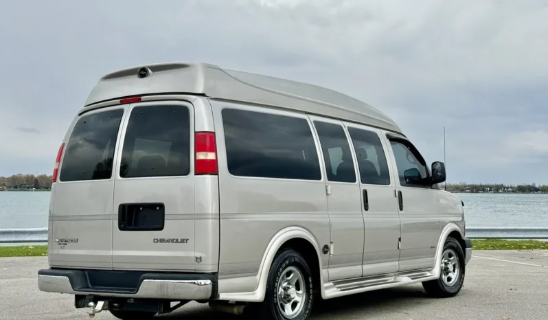 
								2006 Chevrolet Express Southern Comfort Conversion Van full									
