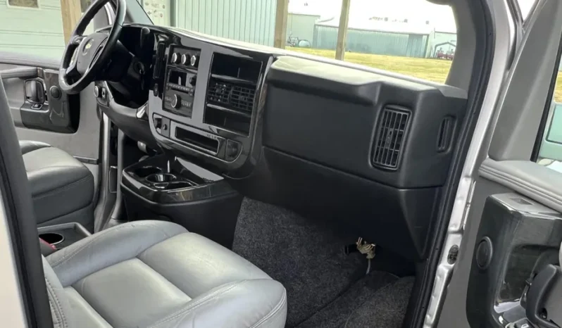 
								2010 Chevrolet Express Explorer Limited SE Conversion Van full									