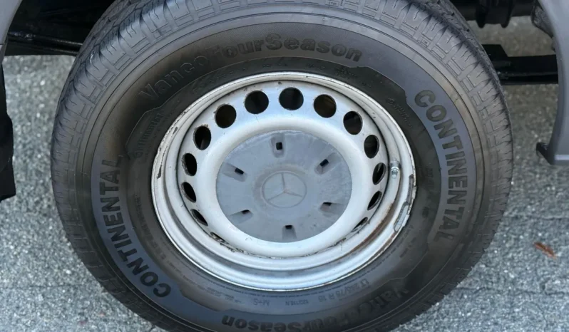 
								2013 Mercedes-Benz Sprinter 2500 full									