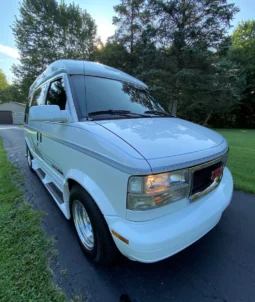 
										1995 GMC Safari AWD Conversion Van full									
