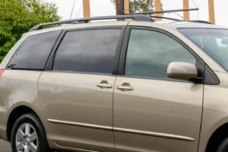 
										2004 Toyota Sienna XLE full									
