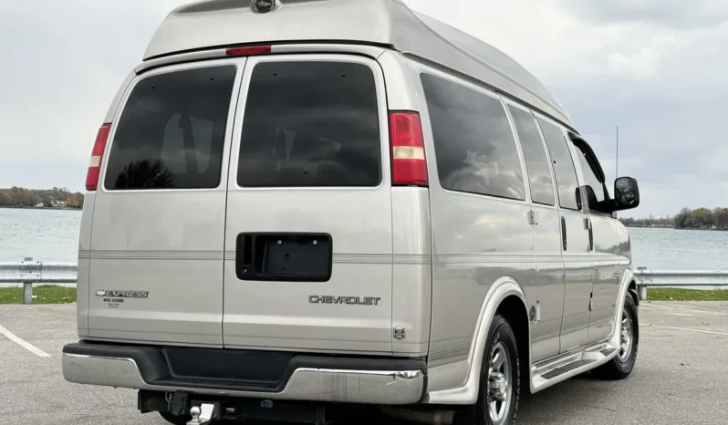 
								2006 Chevrolet Express Southern Comfort Conversion Van full									
