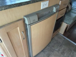 
										2006 Pleasure-Way Excel TD E-350 Class B Motorhome full									