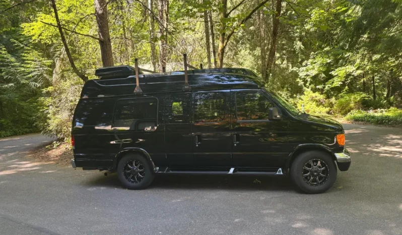 
								2007 Ford E-250 Super Duty Luxury Conversion Van full									