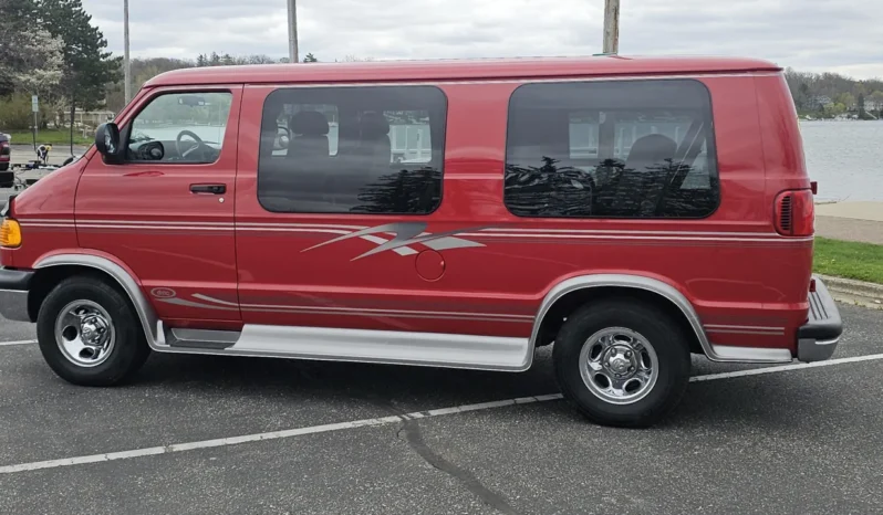 
								2001 Dodge Ram 1500 DMC Conversion Van full									
