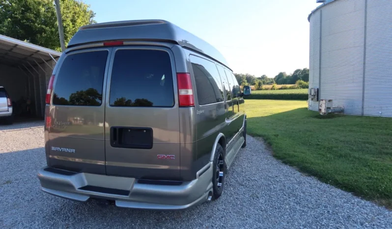 
								2004 GMC Savana 1500 Explorer Limited S Conversion Van full									