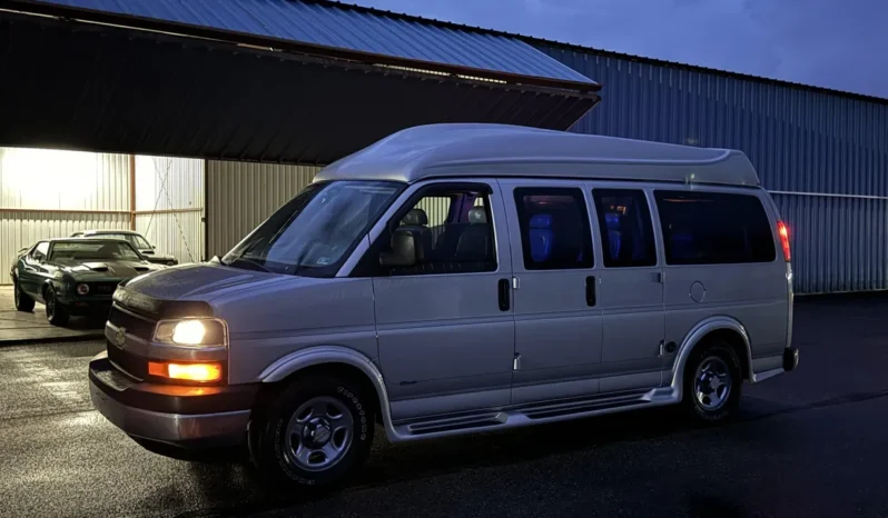 
								2006 Chevrolet Express Southern Comfort Conversion Van full									