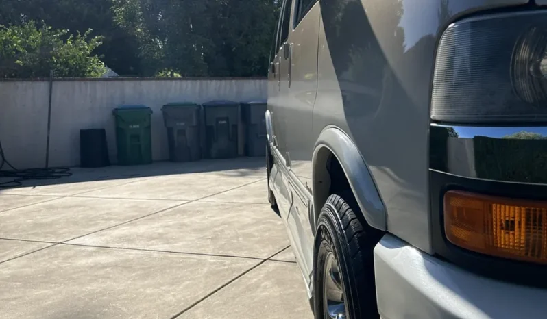 
								2007 Chevrolet Express Explorer Limited SE Conversion Van full									