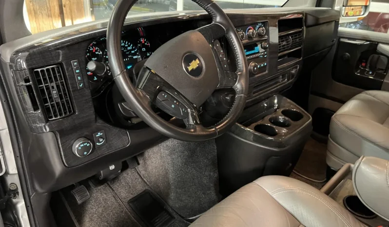 
								2010 Chevrolet Express Explorer Limited SE Conversion Van full									
