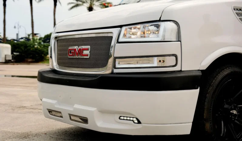 
								2013 GMC Savana G2500 Explorer Conversion Van full									