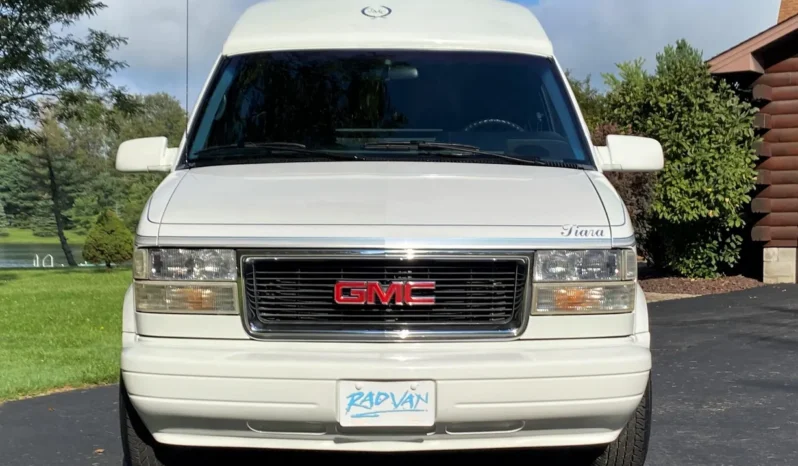 
								1995 GMC Safari AWD Conversion Van full									