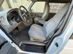 
										2000 Chevrolet Astro AWD full									