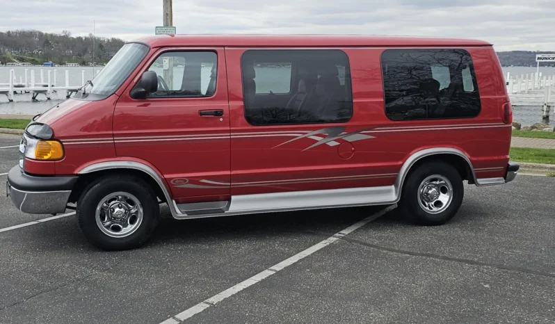 
								2001 Dodge Ram 1500 DMC Conversion Van full									