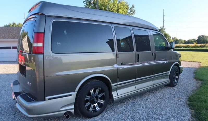 
								2004 GMC Savana 1500 Explorer Limited S Conversion Van full									