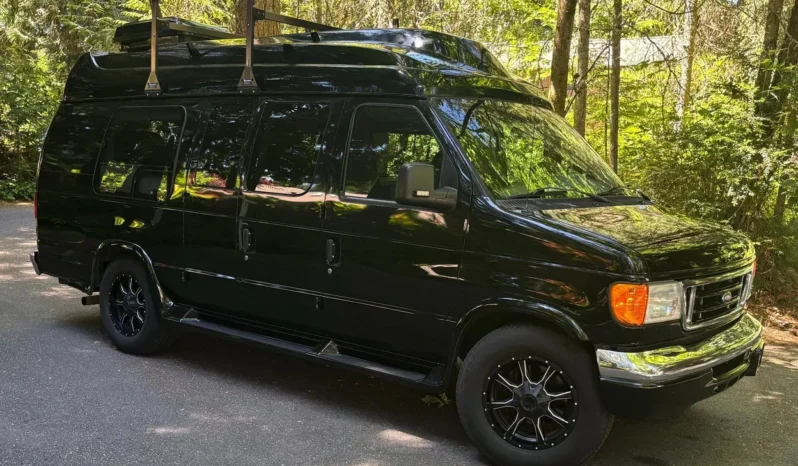 
								2007 Ford E-250 Super Duty Luxury Conversion Van full									