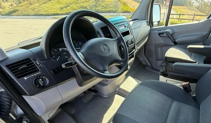 
								2013 Mercedes-Benz Sprinter 2500 full									