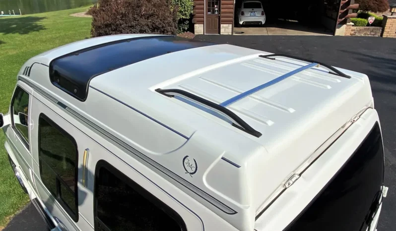 
								1995 GMC Safari AWD Conversion Van full									
