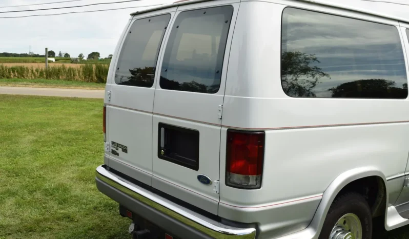 
								1997 Ford E-350 Club Wagon Chateau 7.3L Power Stroke full									