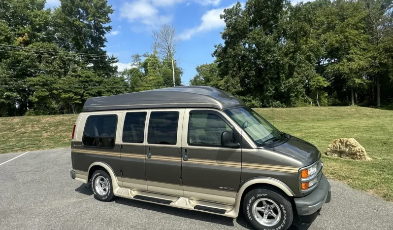 
								2002 Chevrolet Express G1500 Sherrod Conversion Van full									