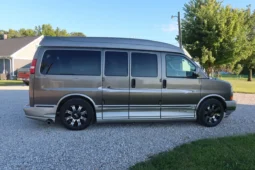 
										2004 GMC Savana 1500 Explorer Limited S Conversion Van full									
