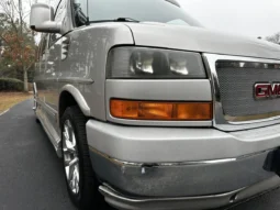 
										2008 GMC Savana 1500 AWD Conversion Van full									