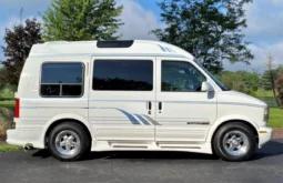 
										1995 GMC Safari AWD Conversion Van full									