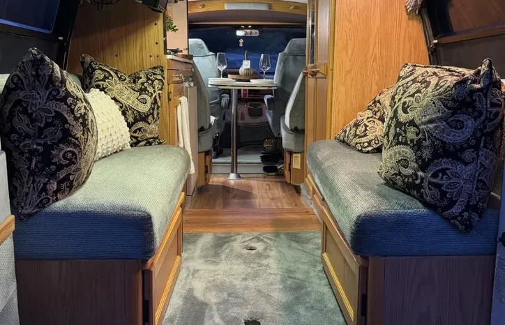 
								1996 Roadtrek 190 Versatile B3500  full									