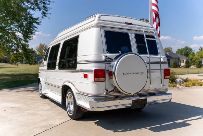 
								1991 GMC Vandura 2500 Starcraft Conversion Van full									