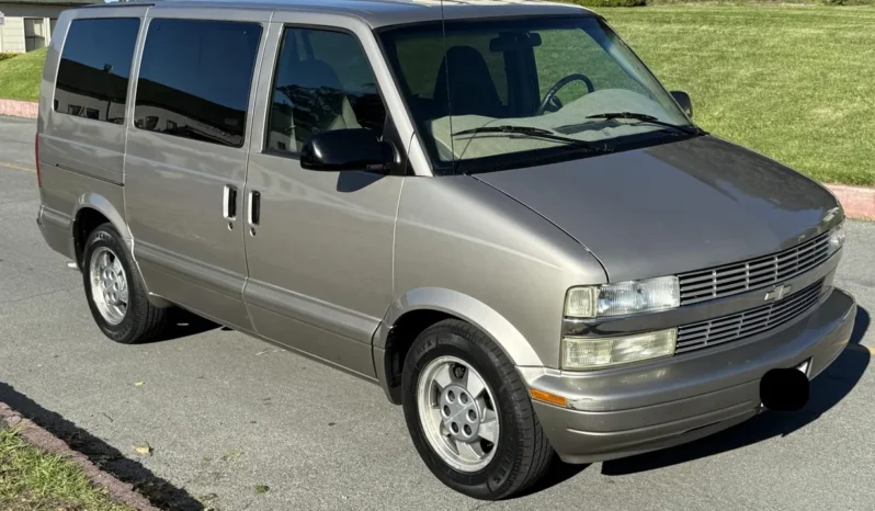 
								2003 Chevrolet Astro AWD full									