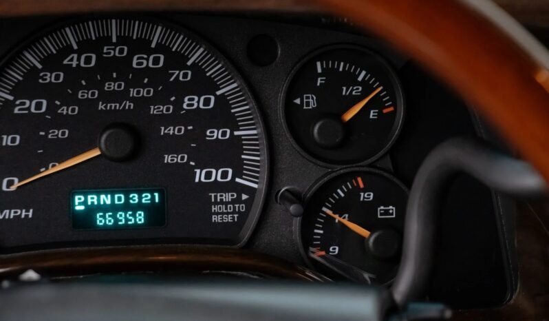 
								2003 GMC Savana G1500 Regency Conversion Van full									