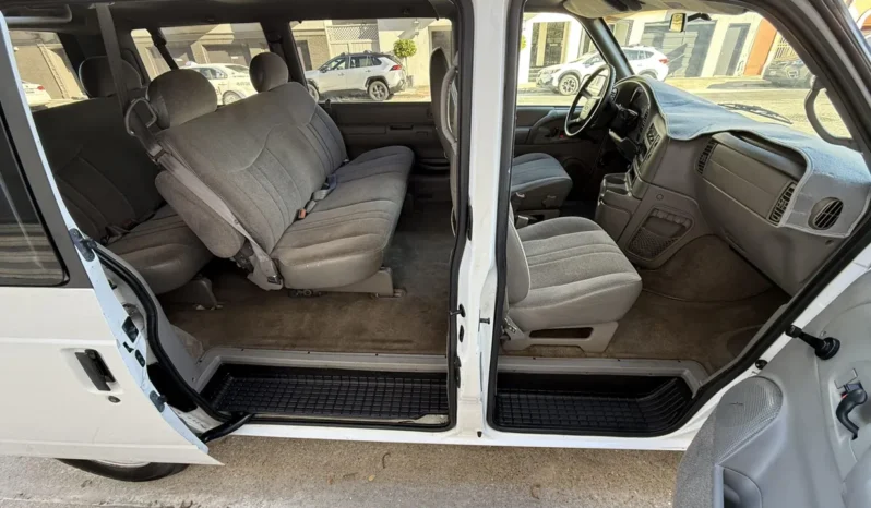 
								2000 Chevrolet Astro AWD full									