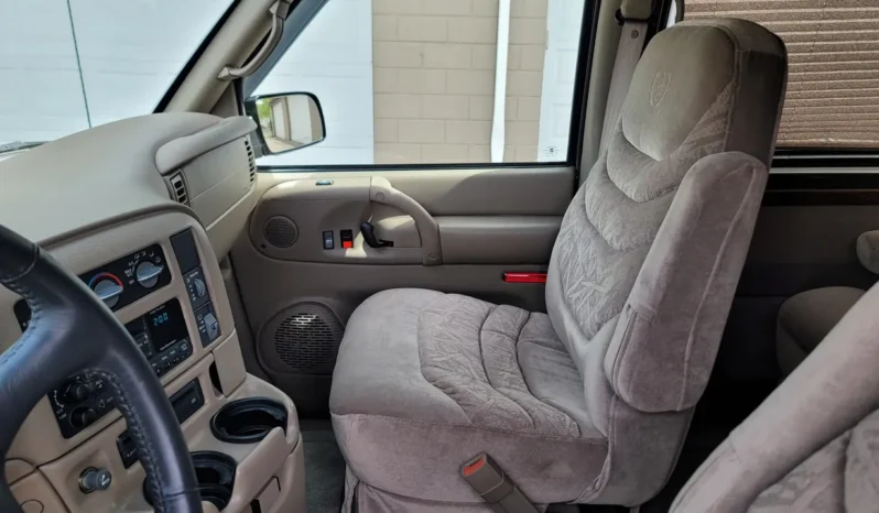 
								2002 Chevrolet Astro Quality Coaches Conversion Van full									