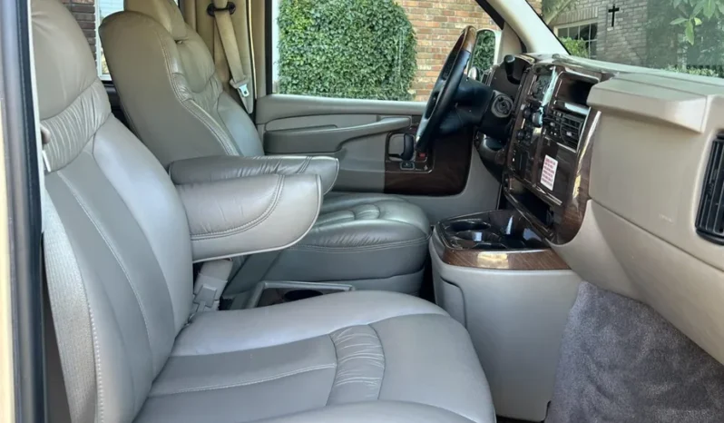 
								2007 Chevrolet Express Explorer Limited SE Conversion Van full									