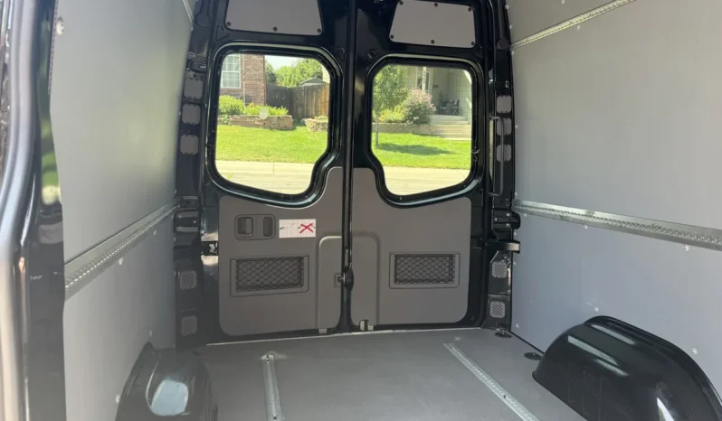 
								2010 Mercedes-Benz Sprinter 2500 Cargo Van full									