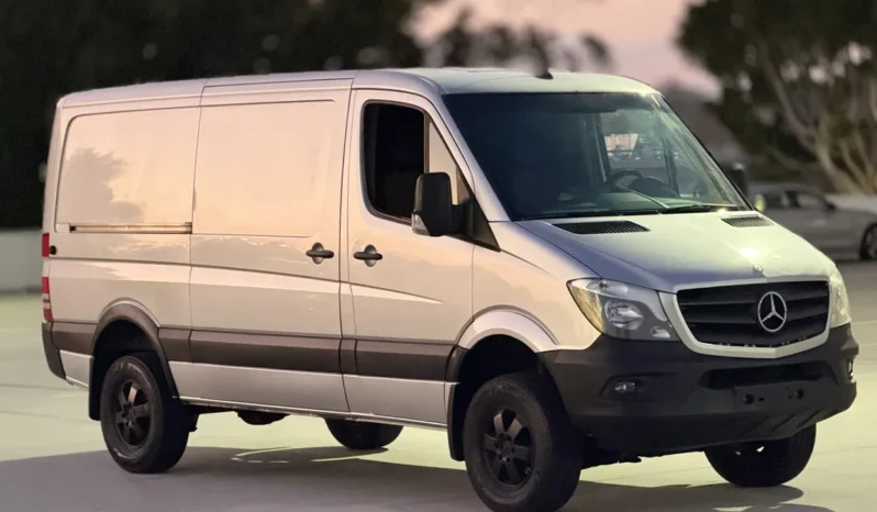
								2015 Mercedes-Benz Sprinter 2500 4×4 Cargo Van full									