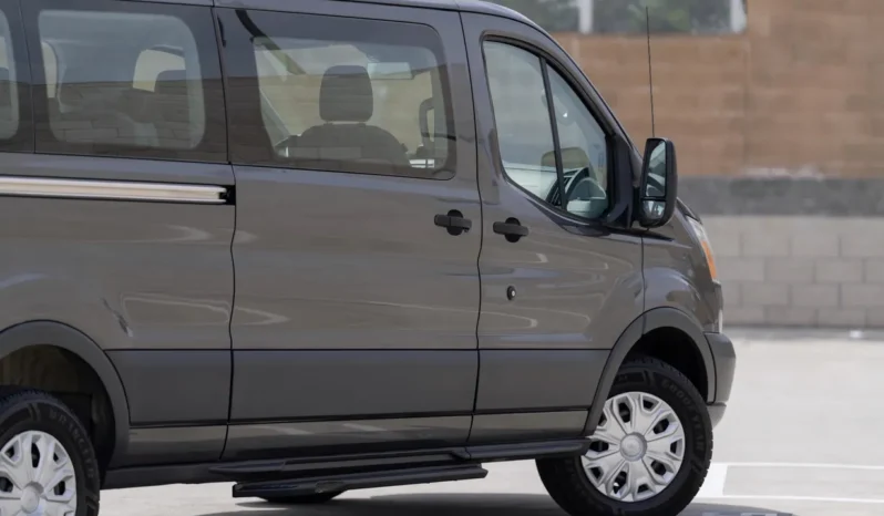 
								2016 Ford Transit 350 XLT 15-Passenger Wagon full									