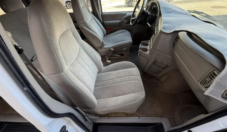 
								2000 Chevrolet Astro AWD full									