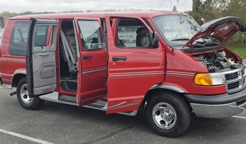 
								2001 Dodge Ram 1500 DMC Conversion Van full									