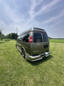 
										2004 GMC Savana 1500 Explorer Limited S Conversion Van full									