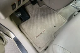
										2004 Toyota Sienna XLE full									