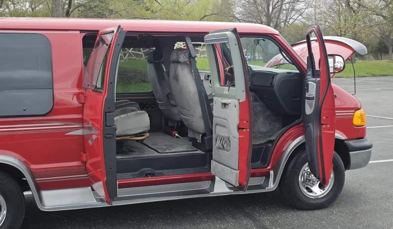 
								2001 Dodge Ram 1500 DMC Conversion Van full									
