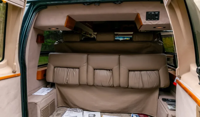 
								1994 Ford E-150 Econoline Starcraft Conversion Van full									