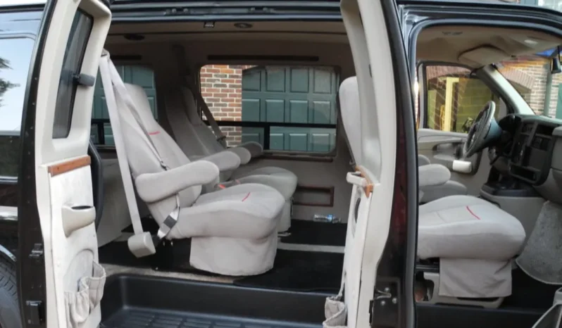 
								2003 GMC Savana G1500 Regency Conversion Van full									