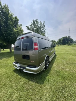 
										2004 GMC Savana 1500 Explorer Limited S Conversion Van full									