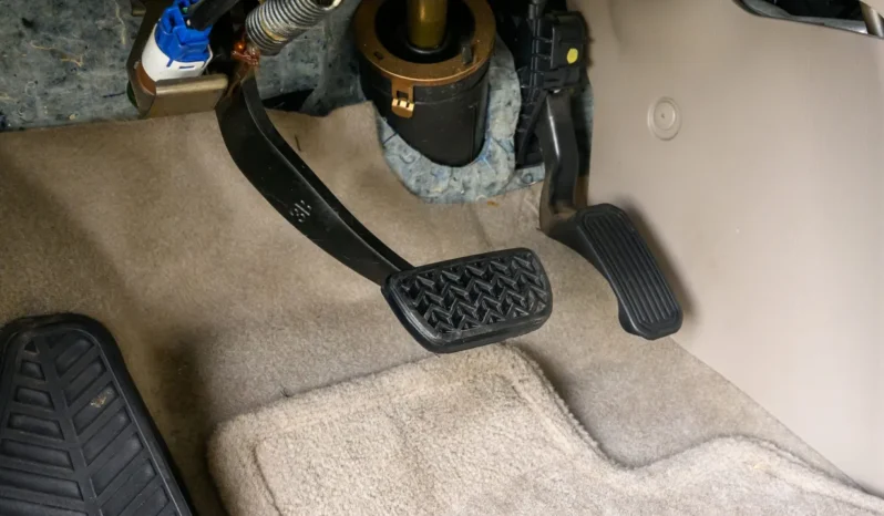 
								2004 Toyota Sienna XLE full									